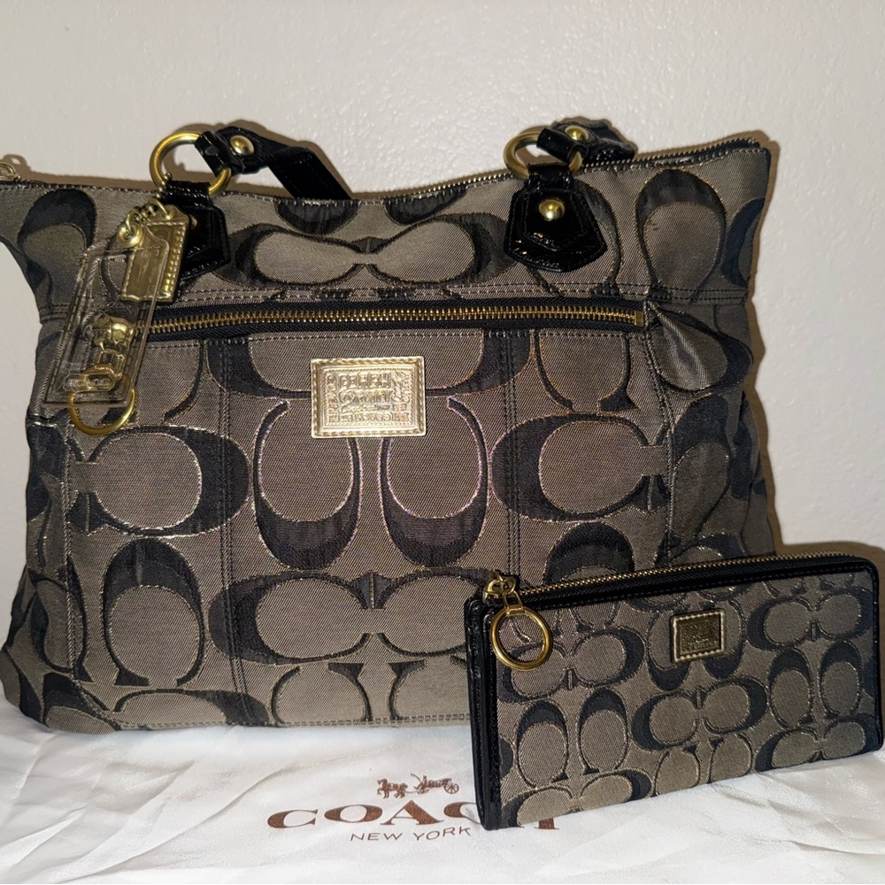 Coach Black and Brown Signature Shoulder Bag with Wallet